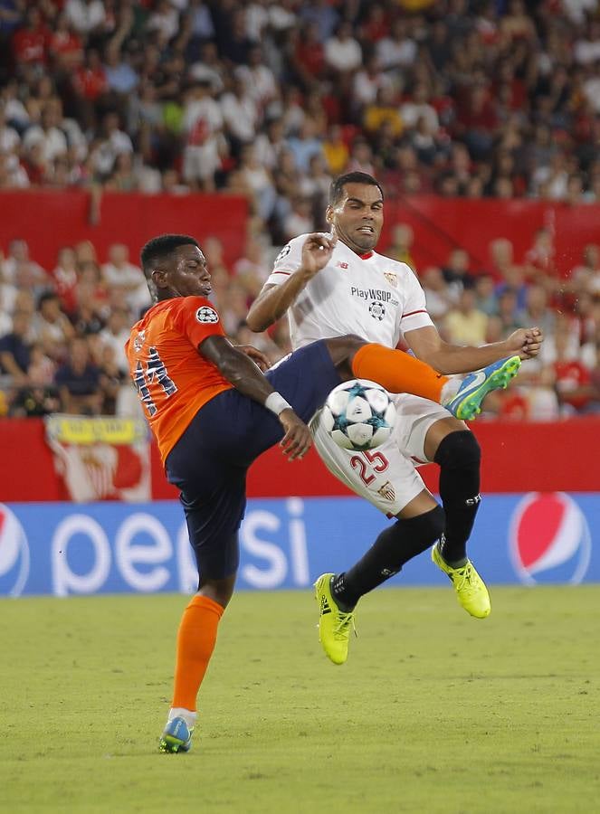 El encuentro entre el Sevilla FC y el Istambul Basaksehir, en imágenes