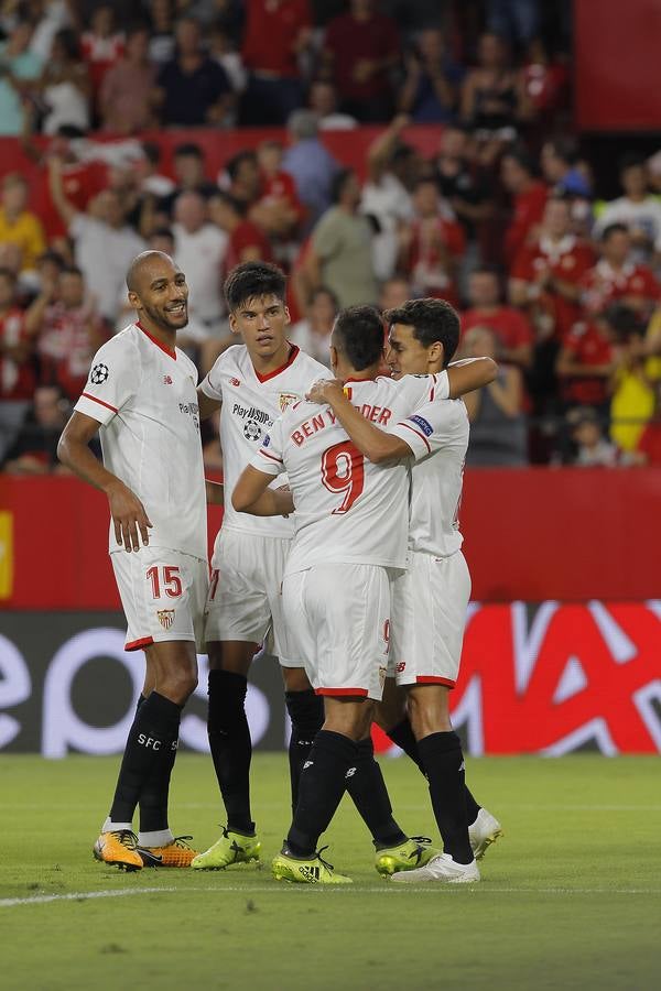 El encuentro entre el Sevilla FC y el Istambul Basaksehir, en imágenes