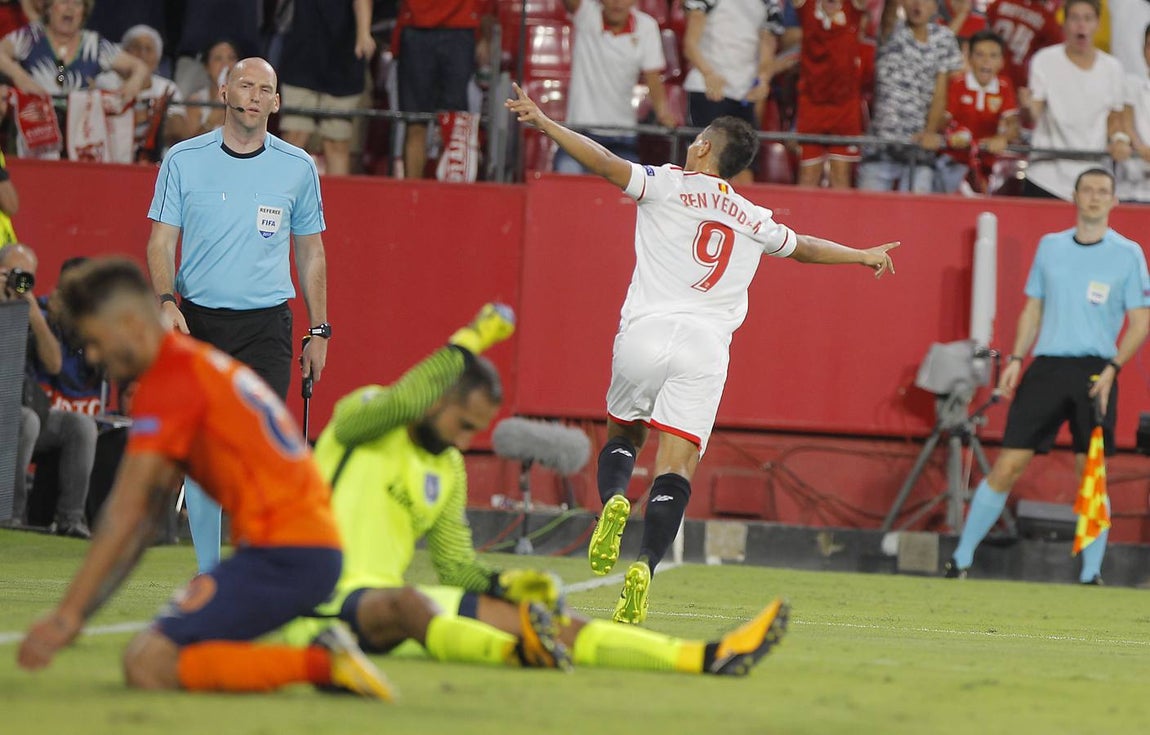 El encuentro entre el Sevilla FC y el Istambul Basaksehir, en imágenes