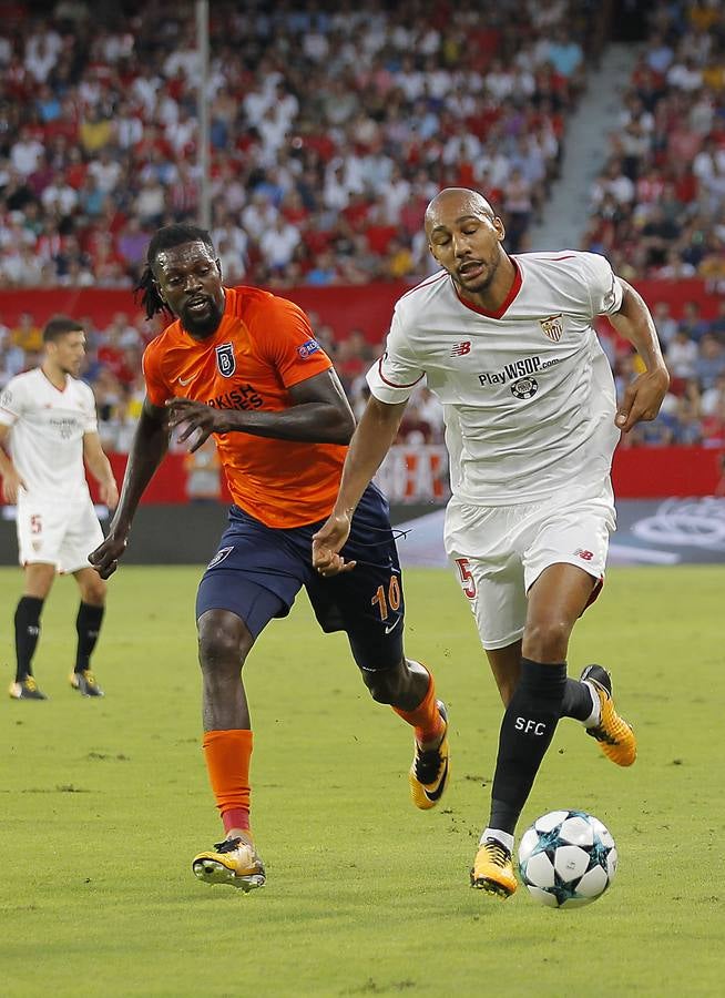 El encuentro entre el Sevilla FC y el Istambul Basaksehir, en imágenes