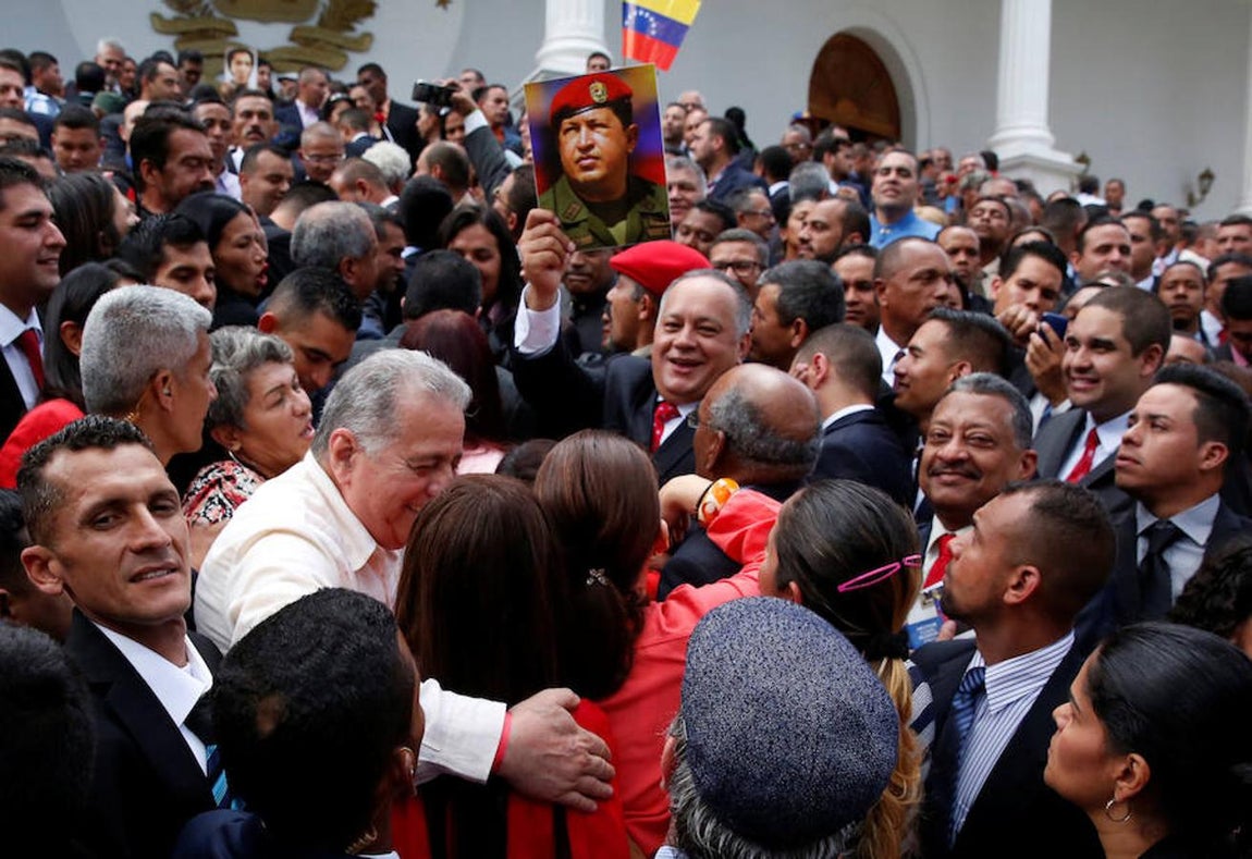 La Asamblea Constituyente de Maduro toma posesión con el rechazo internacional