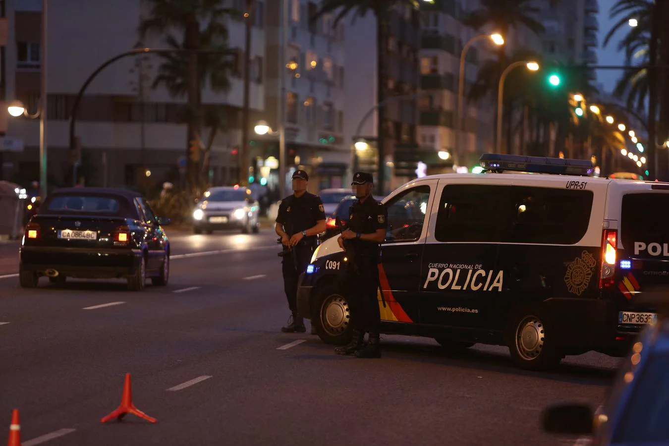 FOTOS: Medidas de seguridad en Cádiz tras los atentados