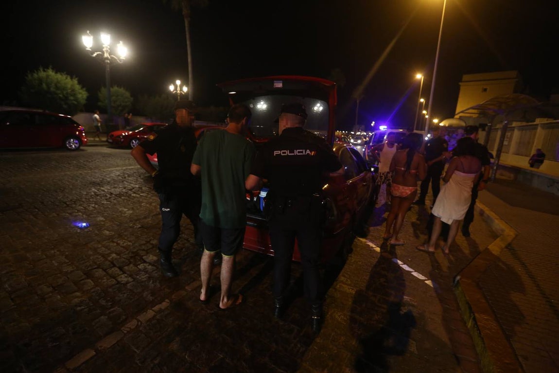 FOTOS: Medidas de seguridad en Cádiz tras los atentados
