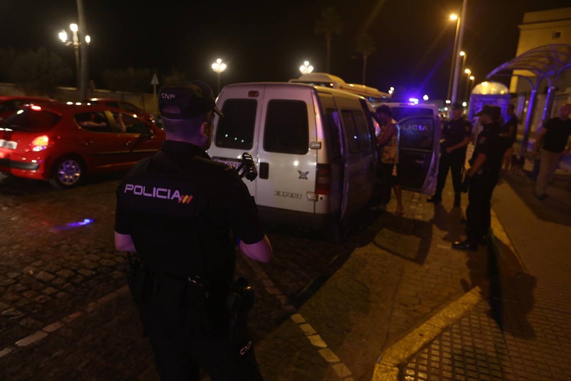 FOTOS: Medidas de seguridad en Cádiz tras los atentados