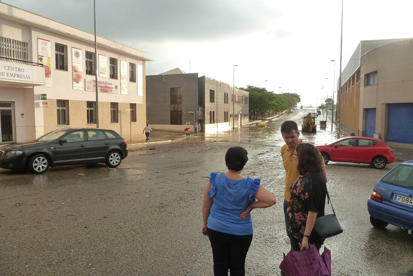 Una fuerte tormenta de quince minutos provoca inundaciones en Estepa