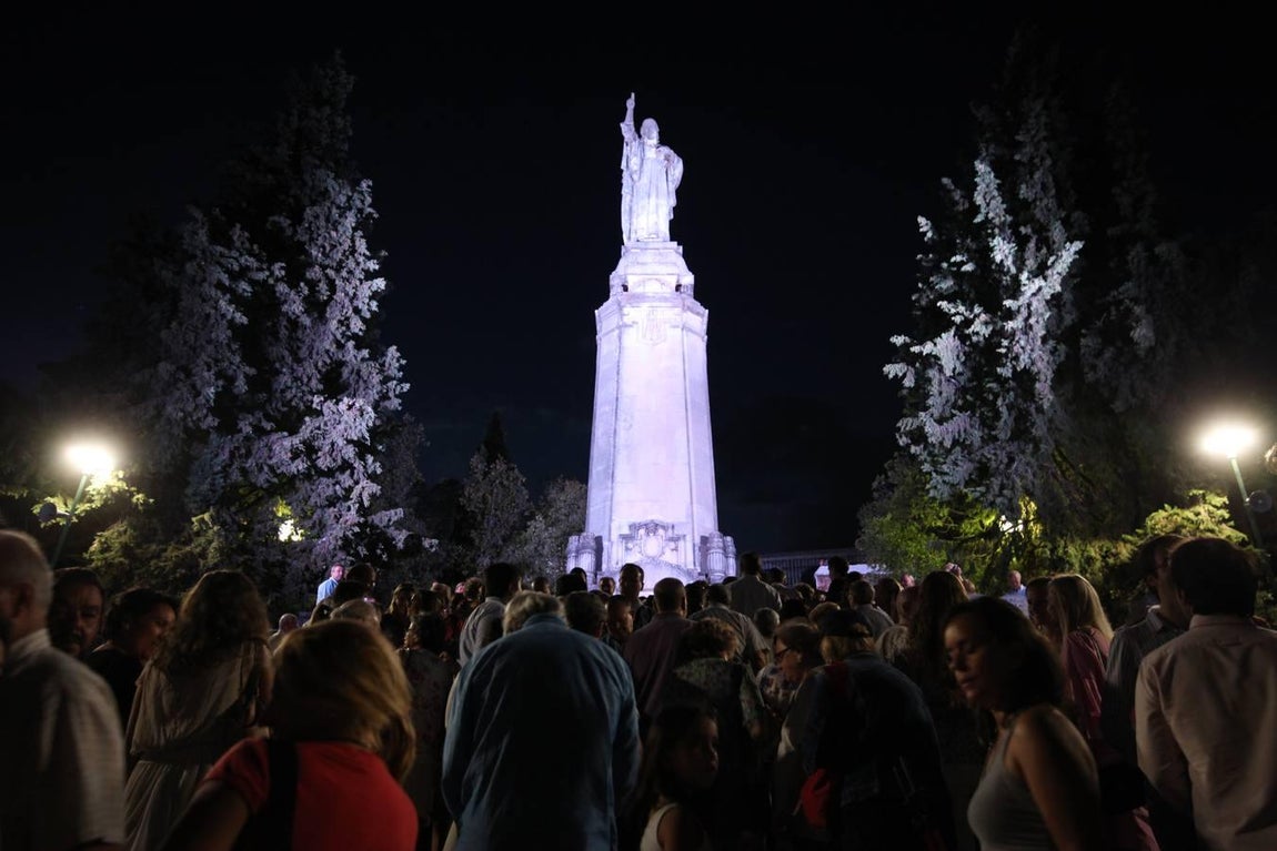 La nueva iluminación del Corazón de Jesús de las Ermitas de Córdoba, en imágenes