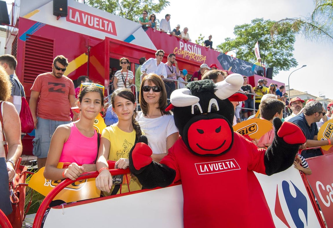 La llegada de la Vuelta Ciclista a España a Tomares, en imágenes