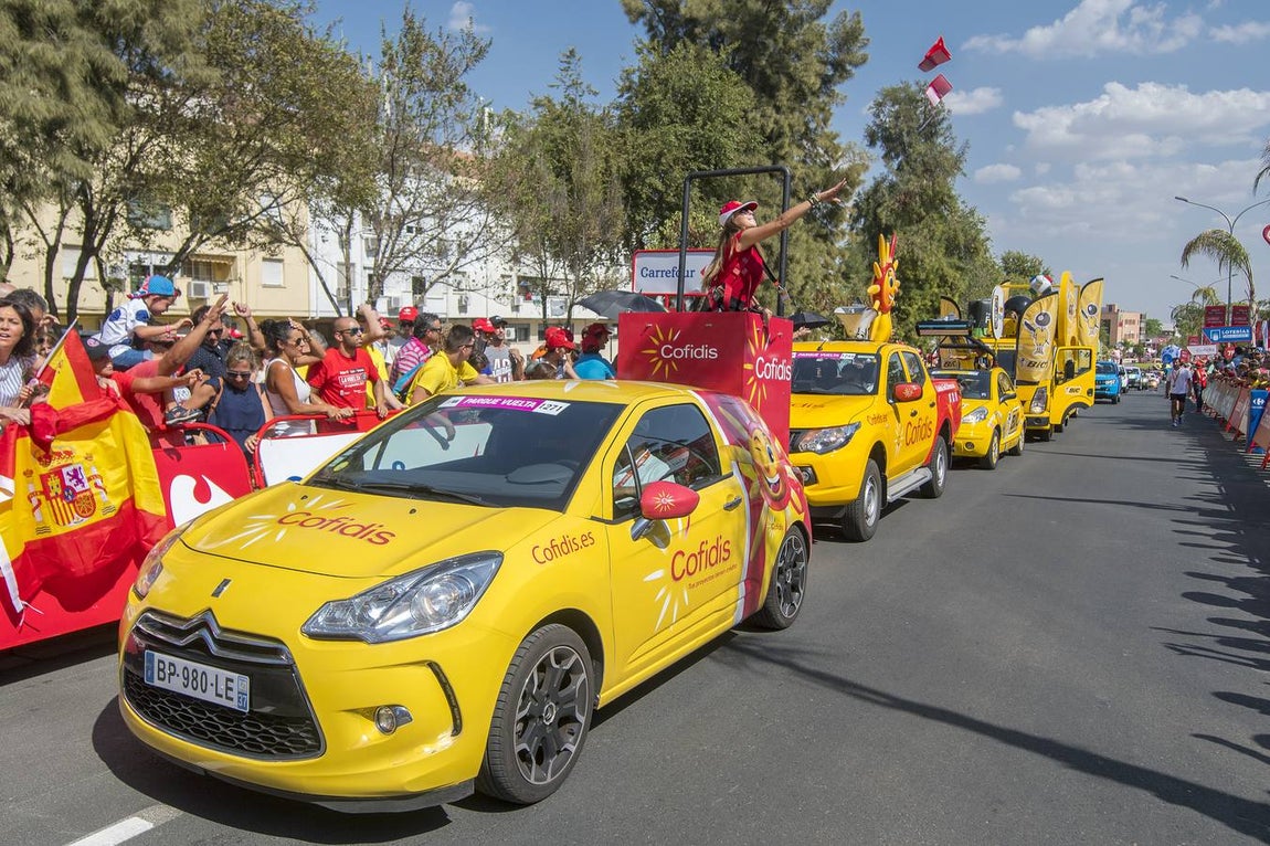 La llegada de la Vuelta Ciclista a España a Tomares, en imágenes