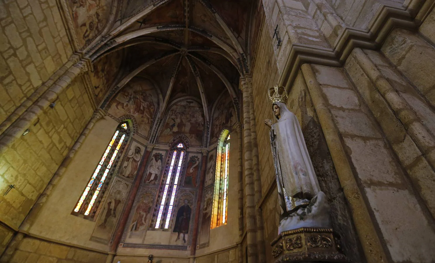 Un paseo en imágenes por la iglesia de San Lorenzo