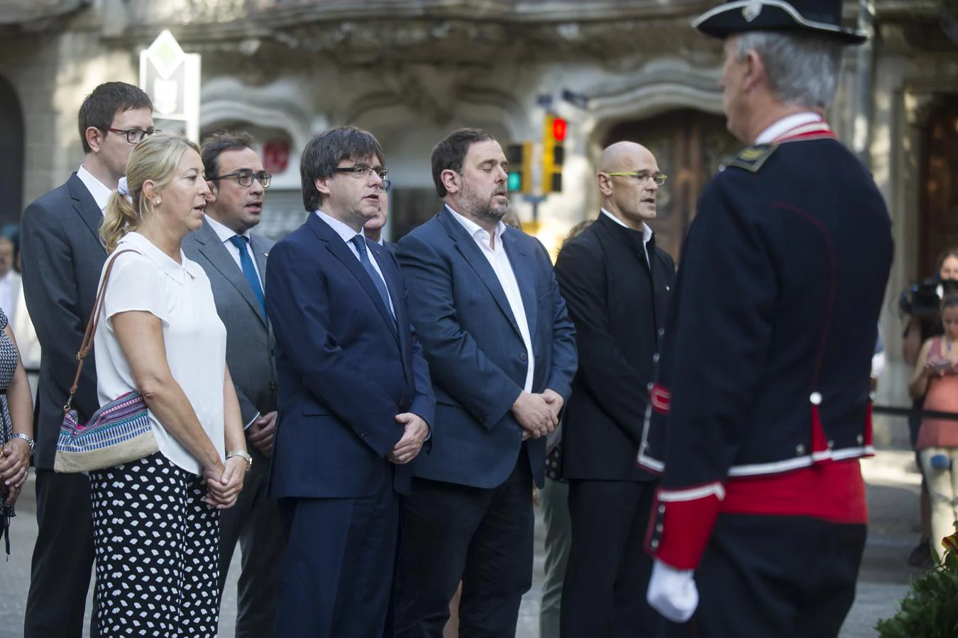 El presidente de la Generalitat, Carles Puigdemont, junto al vicepresidente, Oriol Junqueras, en la Diada de 2016. 