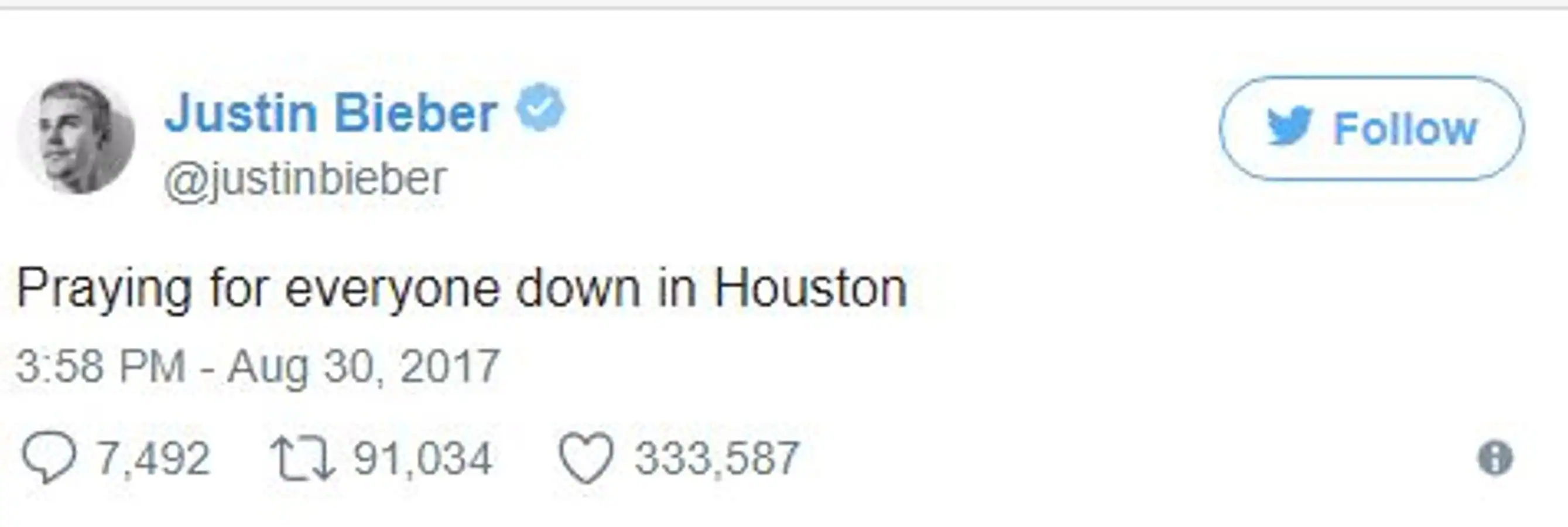 El cantante Jusin Bieber pide oraciones por los afectados por el huracán. 