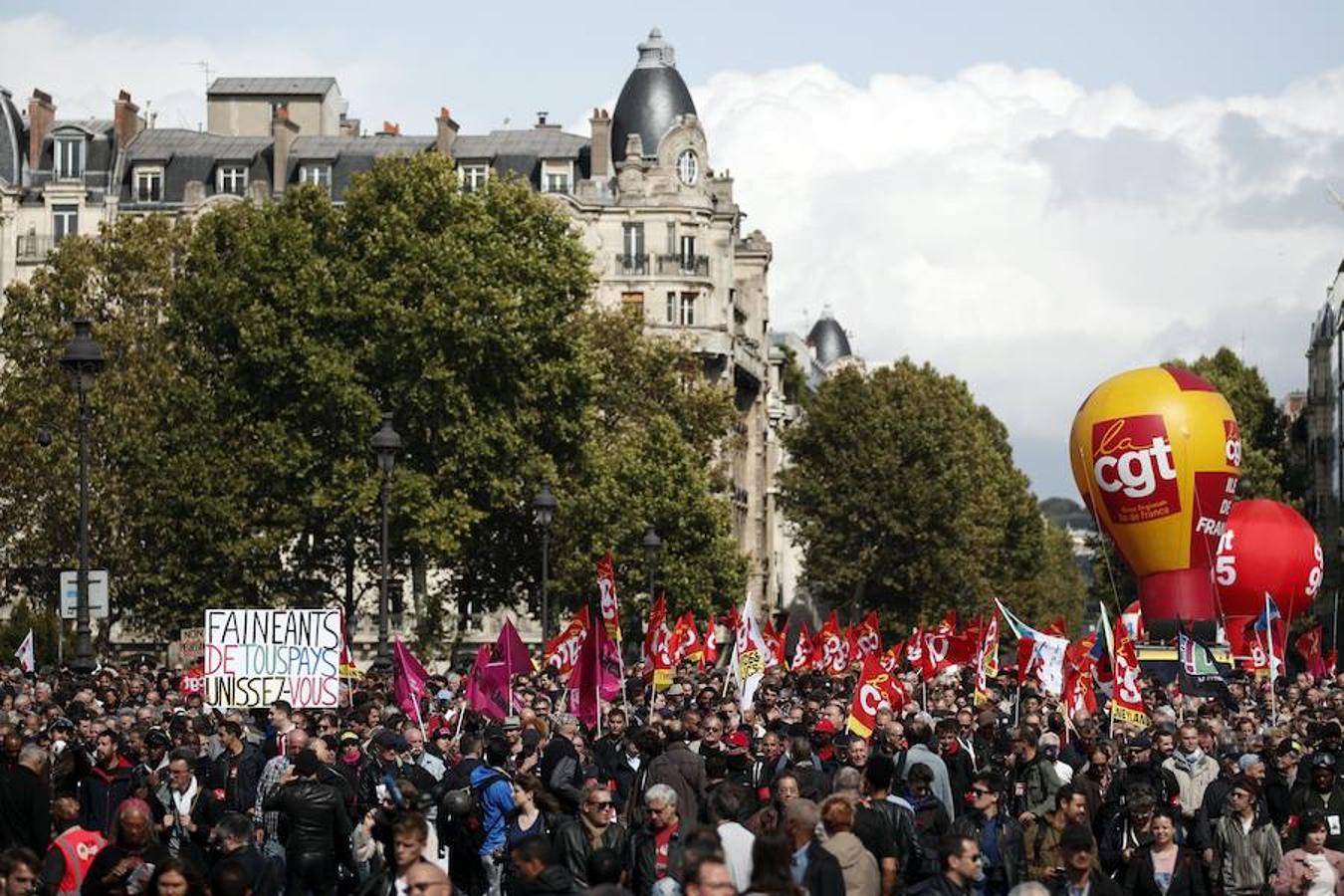 Varios sindicatos, encabezados por la CGT, participan en una primera jornada de huelgas y manifestaciones. 