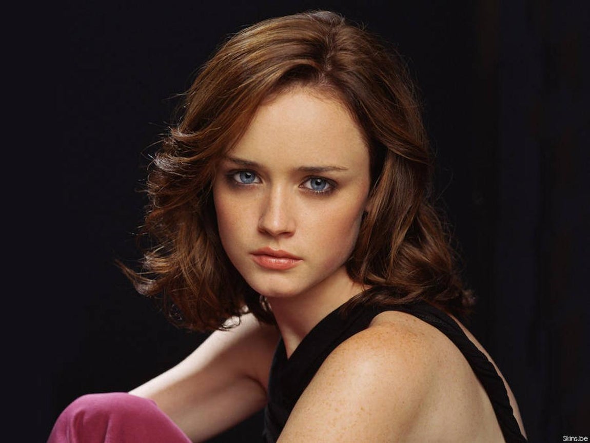 Alexis Bledel. Ganadora de los Premios Emmy a las Artes Creativas como mejor estrella invitada de drama por «The Handmaid's Tale»
