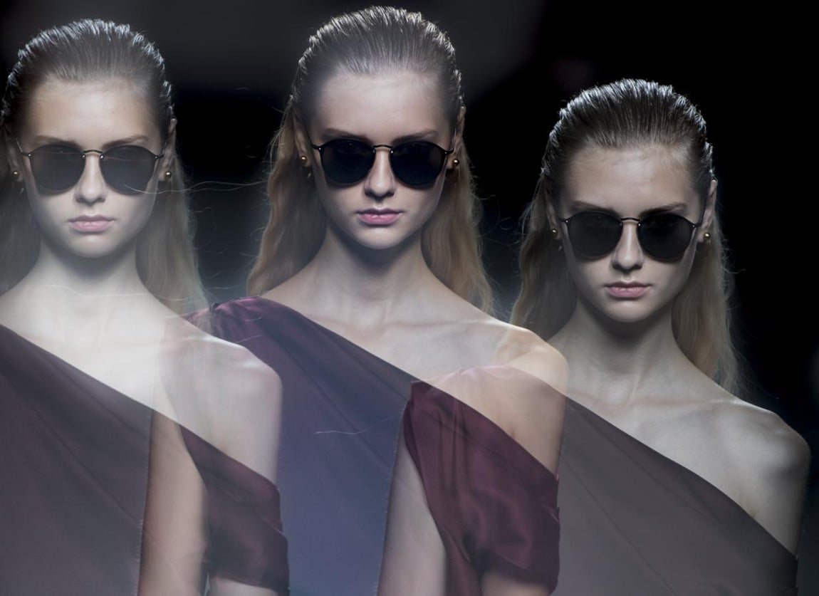 Mezcla de largos y volúmenes con un denominador común: siluetas sueltas ajustadas a la cintura mediante complementos. 