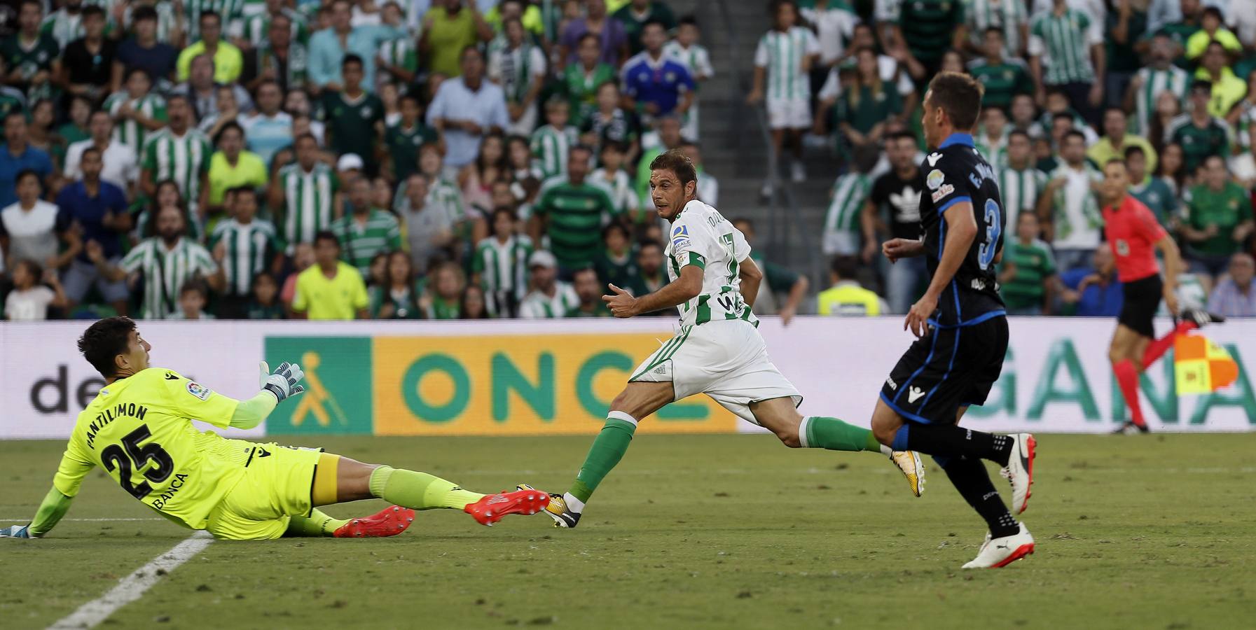 Las mejores imágenes de la victoria del Betis ante el Deportivo (2-1)