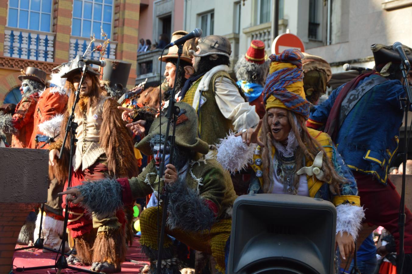 FOTOS: Oviedo en fiestas suena a Cádiz en carnaval