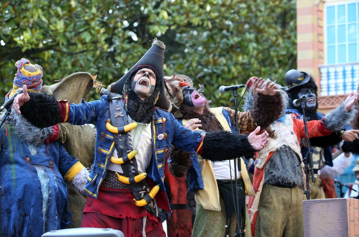 FOTOS: Oviedo en fiestas suena a Cádiz en carnaval