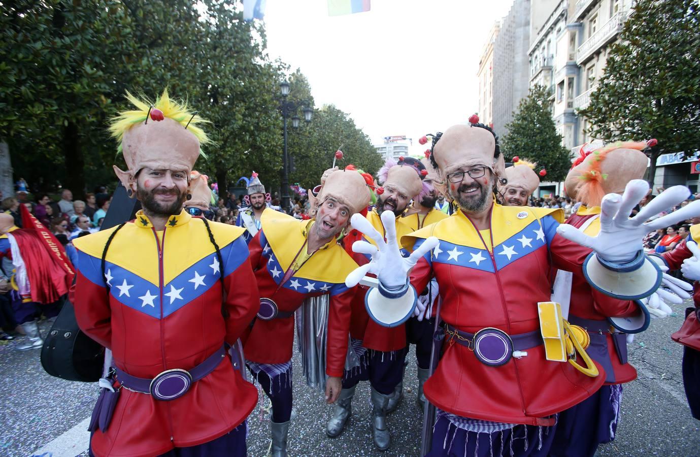 FOTOS: Oviedo en fiestas suena a Cádiz en carnaval