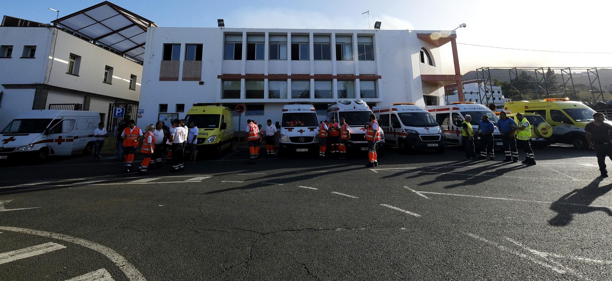 Un incendio en Gran Canaria obliga a desalojar a 800 personas