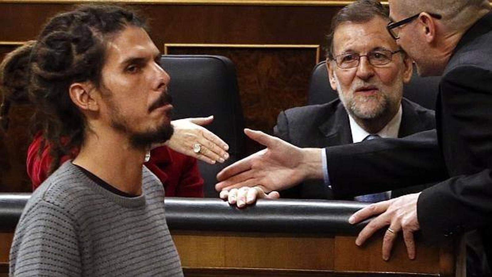 La imagen del diputado de Unidos Podemos, Alberto Rodríguez, se tomó como referencia ante el comentario crítico de Celia Villalobos en el que cuestionaba la apariencia de los nuevos diputados que tomaron posesión de sus cargos en la constitución del Congreso de la XI legislatura. 