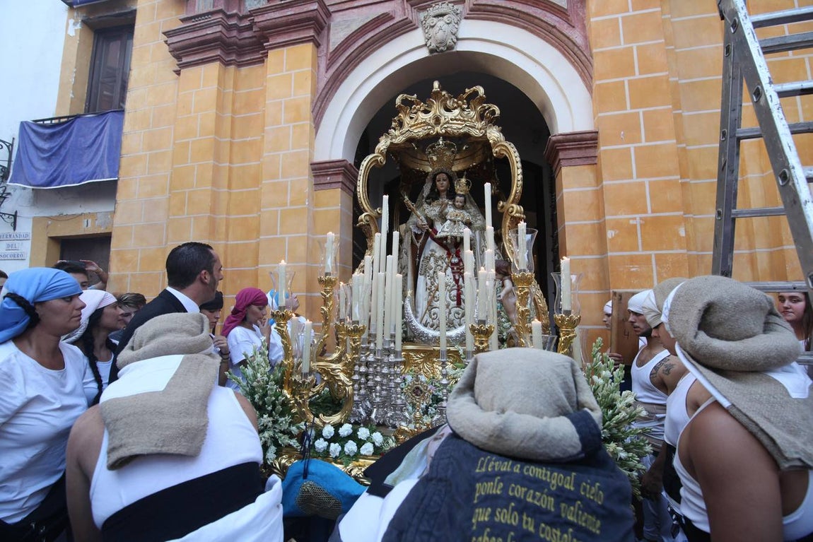 La procesión de Nuestra Señora del Socorro por Córdoba, en imágenes