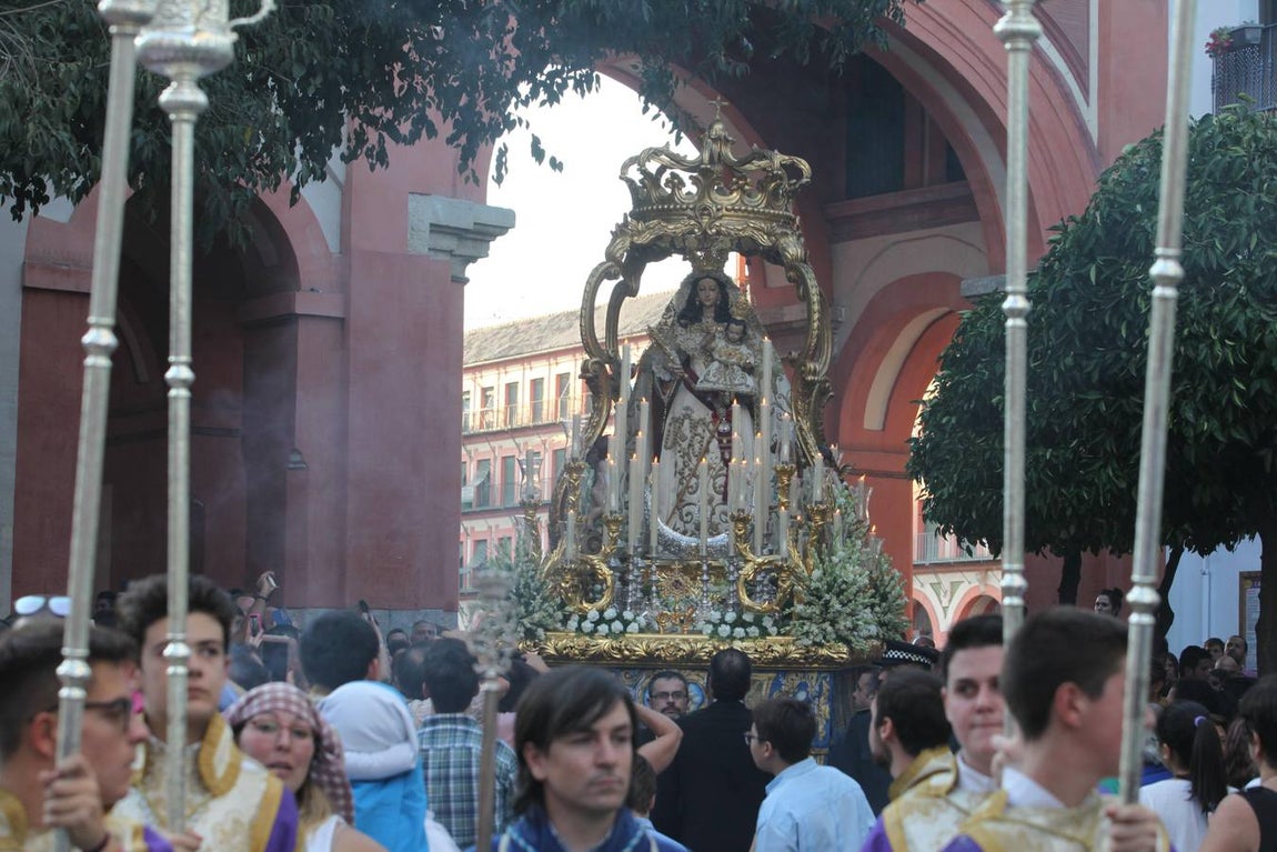 La procesión de Nuestra Señora del Socorro por Córdoba, en imágenes