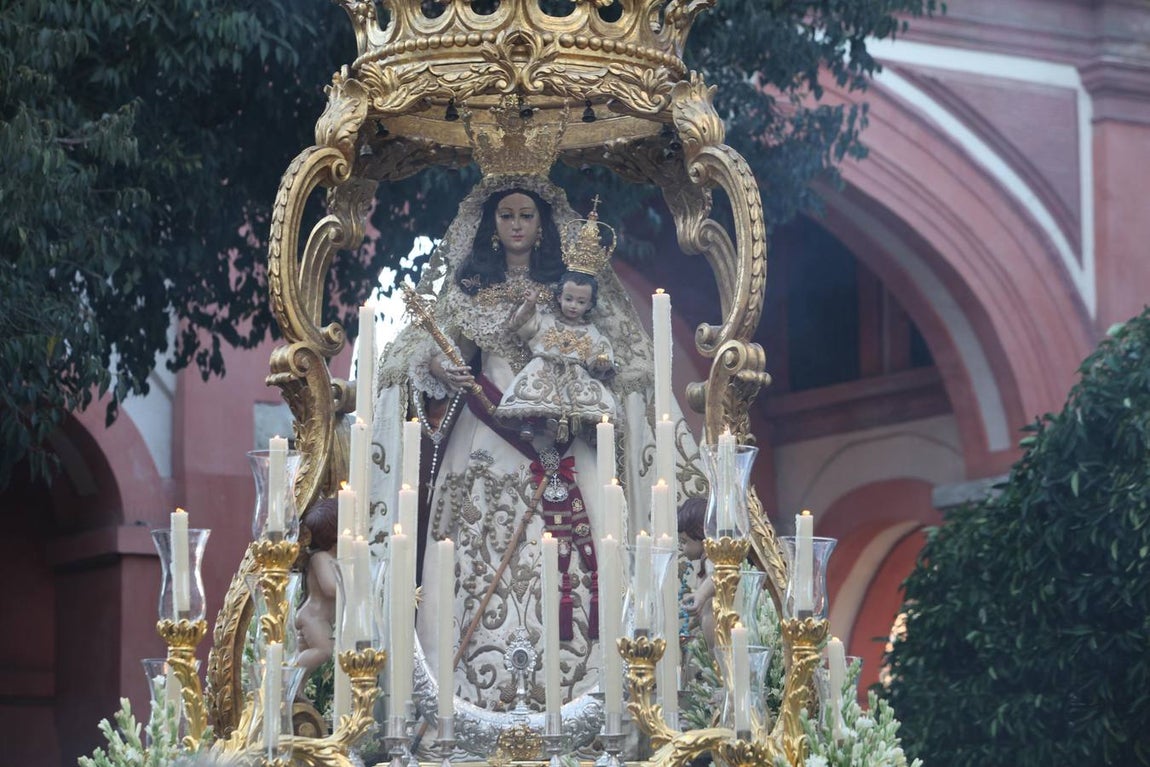 La procesión de Nuestra Señora del Socorro por Córdoba, en imágenes