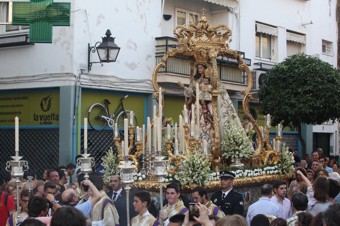 La procesión de Nuestra Señora del Socorro por Córdoba, en imágenes