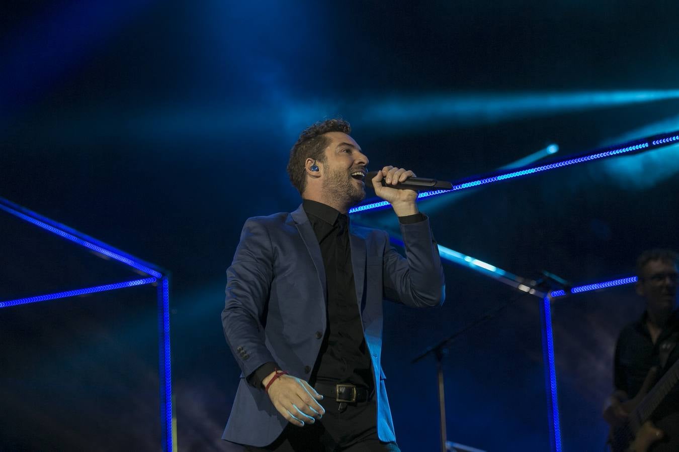 Crónica gráfica del concierto de David Bisbal en el Estadio de la Cartuja