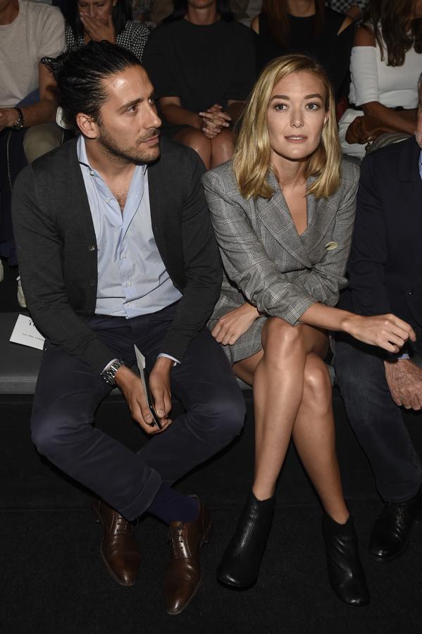 La heredera de Inditex, Marta Ortega, llevaba una blazer de Zara en el desfile del diseñador Roberto Torretta. 