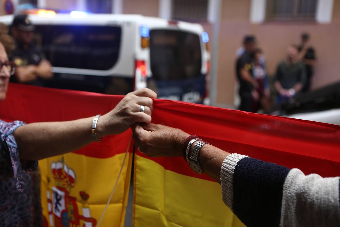 La Policía de Cádiz, despedida a lo grande en su partida hacia Cataluña