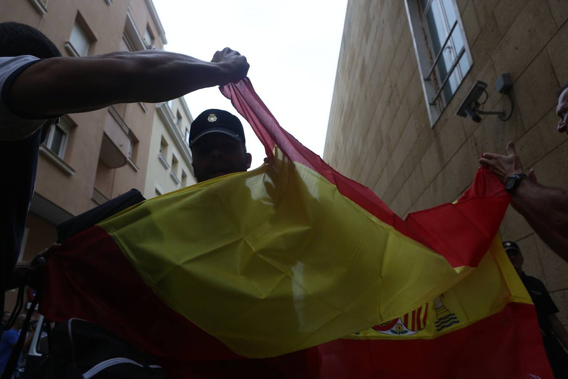 La Policía de Cádiz, despedida a lo grande en su partida hacia Cataluña