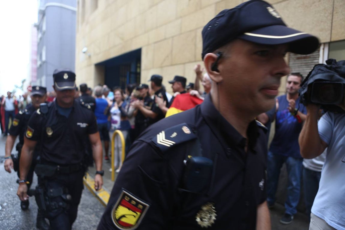 La Policía de Cádiz, despedida a lo grande en su partida hacia Cataluña