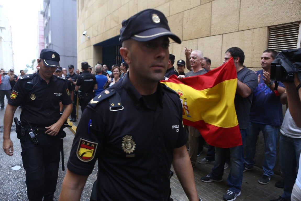 La Policía de Cádiz, despedida a lo grande en su partida hacia Cataluña