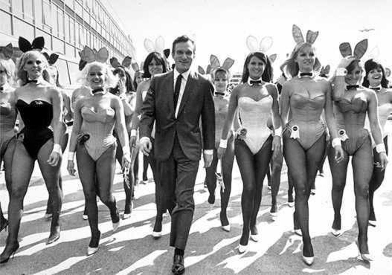 «Cuando Hef (Hugh Hefner) creó Playboy, lo hizo para defender la libertad personal y sexual en un momento en el que EE.UU. era dolorosamente conservadora. La desnudez jugó un papel en el debate sobre nuestras libertades sexuales», afirmó la plantilla de Playboy en un comunicado en 2015, tras anunciar el abandono de los desnudos. 