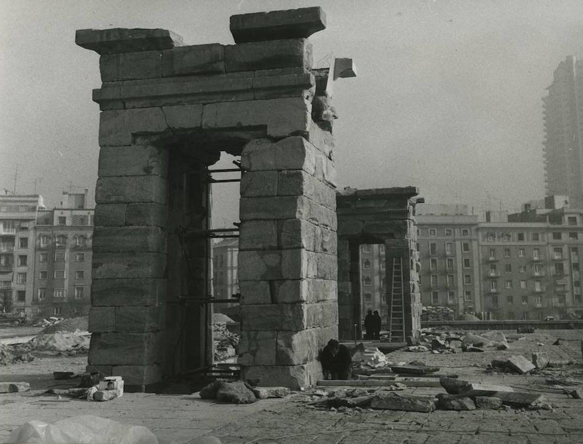 11. Diciembre 1971. Conservación. Varios bloques fueron tratados químicamente para protegerlos.