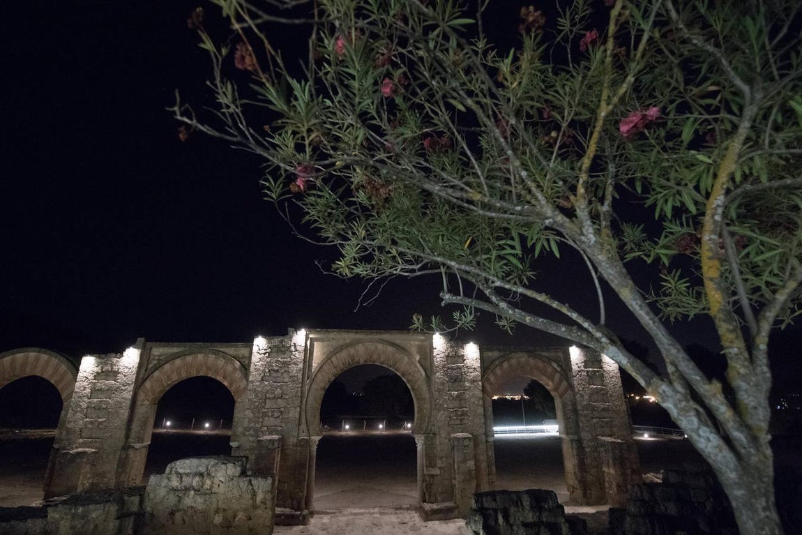 La nueva iluminación de Medina Azahara, en imágenes