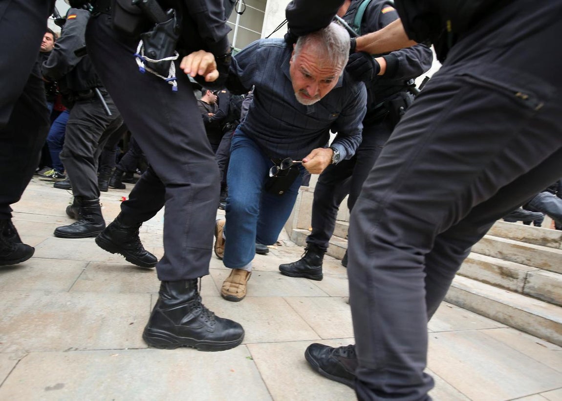 Imagen de la actuación de la Guardia Civil en el municipio Sant Julia de Ramis, de Gerona. 