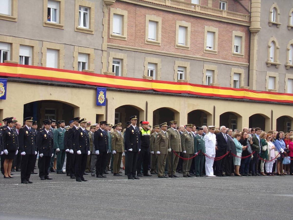 En imágenes: Emotivo acto por el Día de la Policía en Basauri, Vizcaya