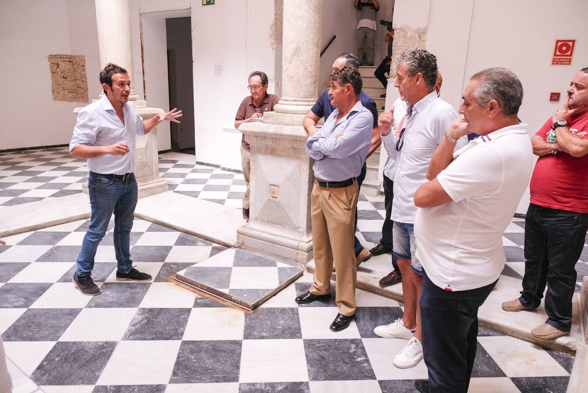 Visita al Palacio de Recaño posible del Museo del Carnaval