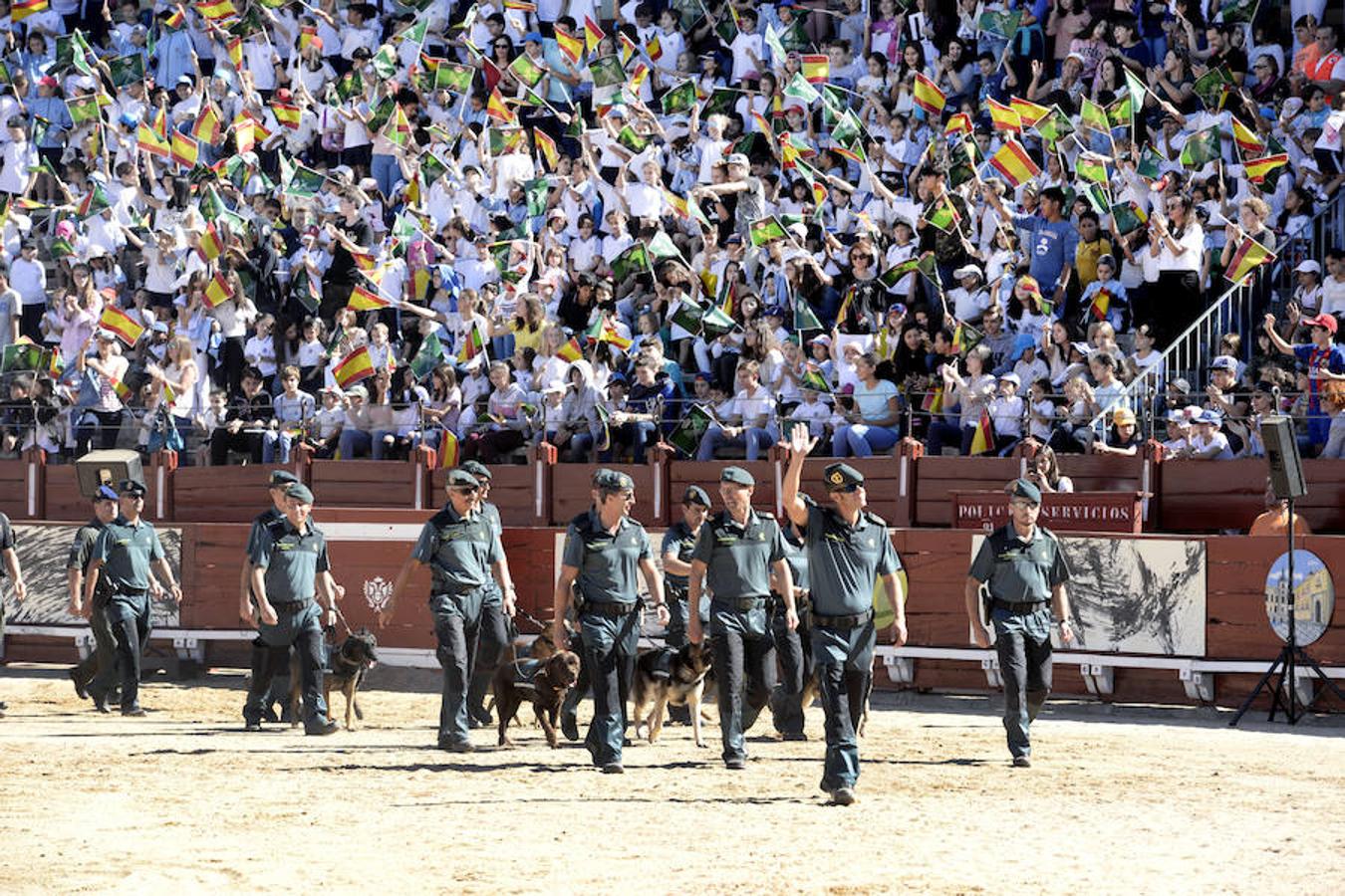 Exhibición de la Guardia Civil en la plaza de toros de Toledo