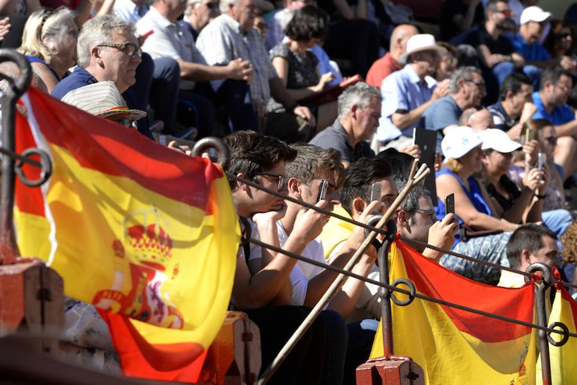 Exhibición de la Guardia Civil en la plaza de toros de Toledo