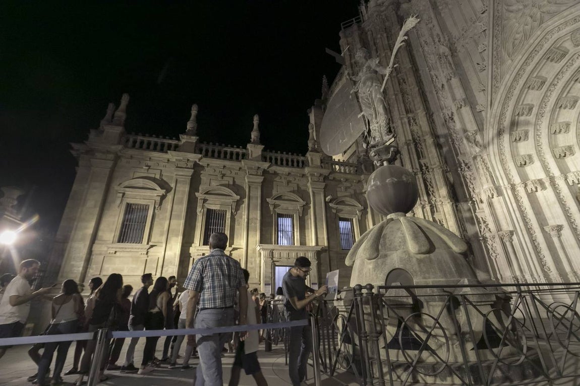 La VI Noche en Blanco en Sevilla reunió a numerosos sevillanos en torno a la cultura