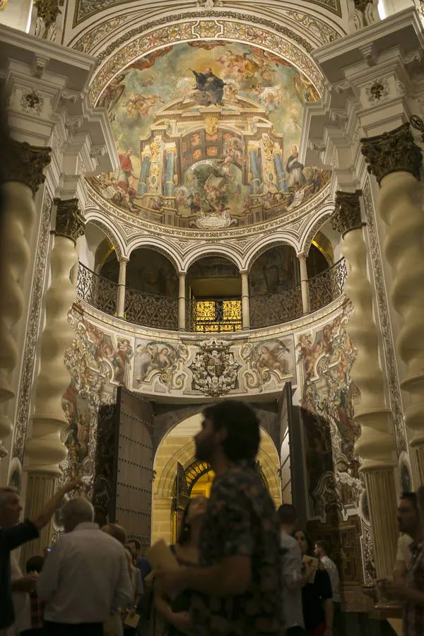 La VI Noche en Blanco en Sevilla reunió a numerosos sevillanos en torno a la cultura