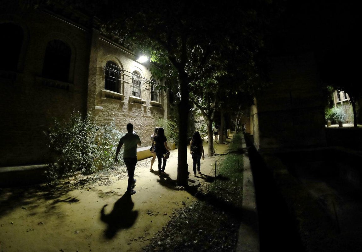 La VI Noche en Blanco en Sevilla reunió a numerosos sevillanos en torno a la cultura