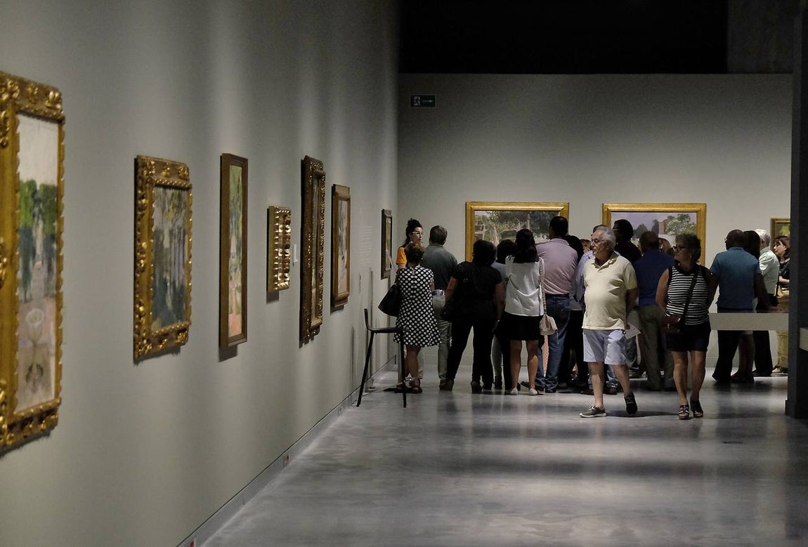 La VI Noche en Blanco en Sevilla reunió a numerosos sevillanos en torno a la cultura