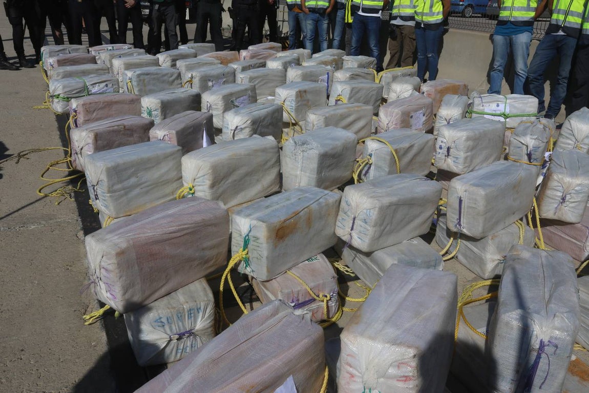 Descargan en Cádiz 3.700 kilos de cocaína