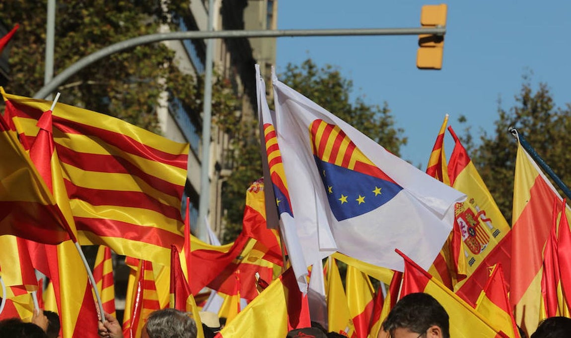 La manifestación de Barcelona por la unidad de España, en imágenes. 
