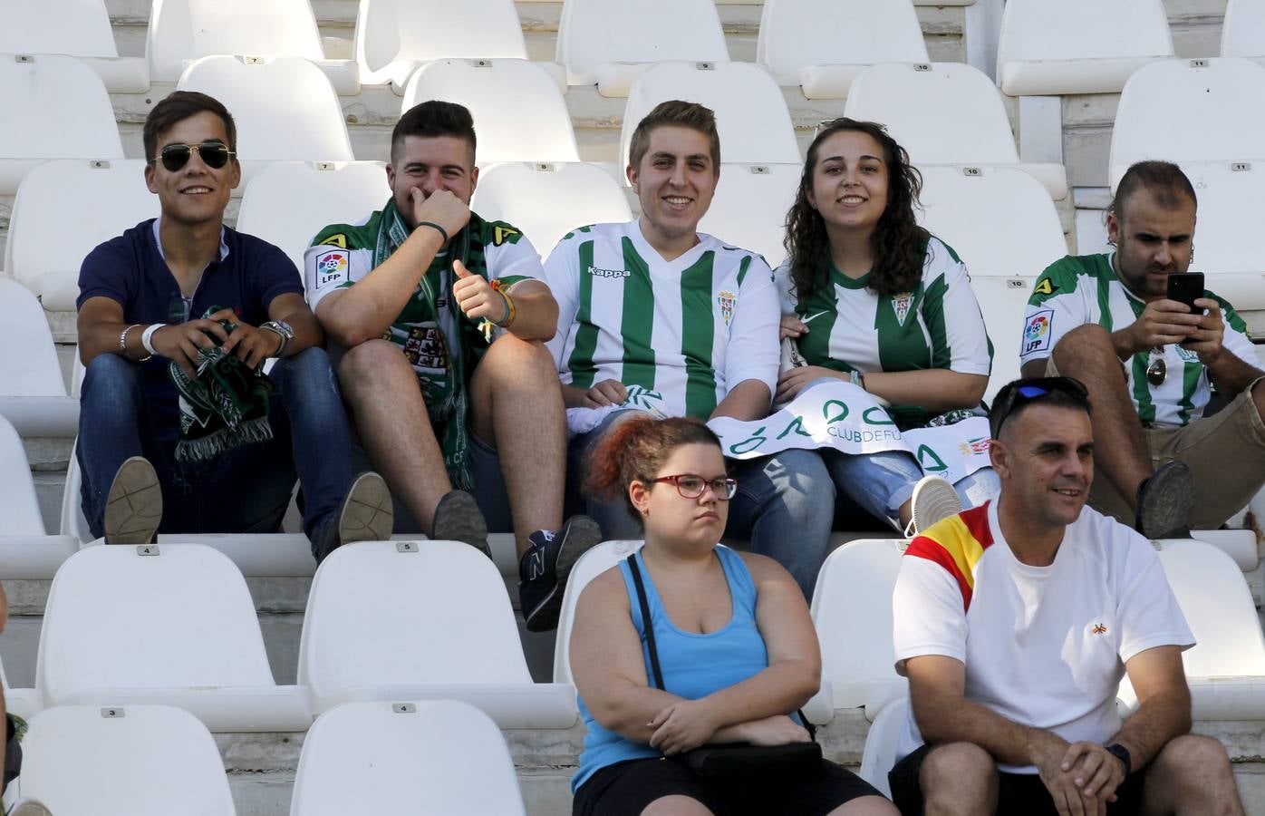 El ambiente del Córdoba-Alcorcón, en imágenes