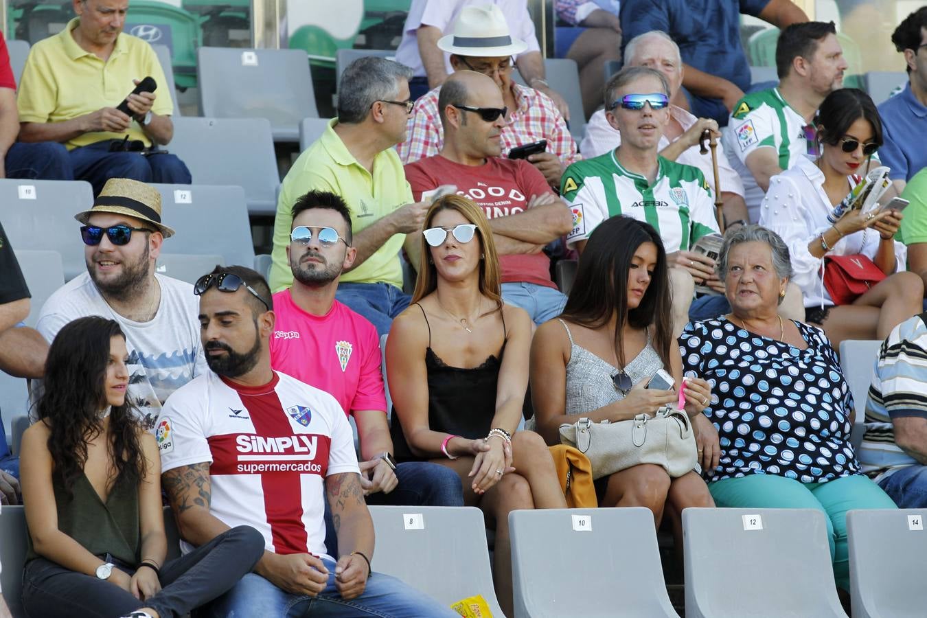 El ambiente del Córdoba-Alcorcón, en imágenes